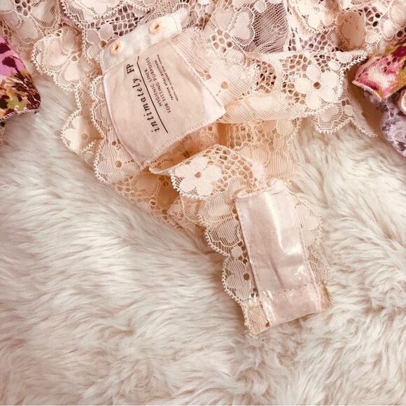 FREE PEOPLE Heat Wave Pink Floral Long Sleeve Bodysuit Thong‎ Crochet Lace New - Picture 11 of 13